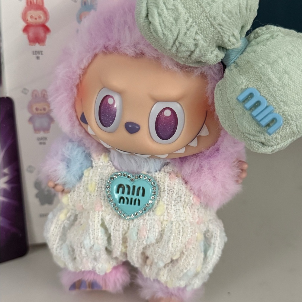 ❤️SOLD❤️Labubu Plush Pop Mart's The BIG ENERGY series in custom outfit ~ “LUCK” - Picture 7 of 13